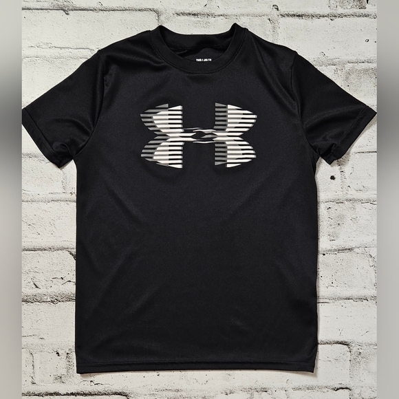 Under Armour Other - Under Armour Youth Black Loose Fit Heatgear T-shirt